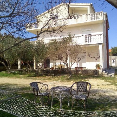 נין Apartments Luce-With Parking מראה חיצוני תמונה