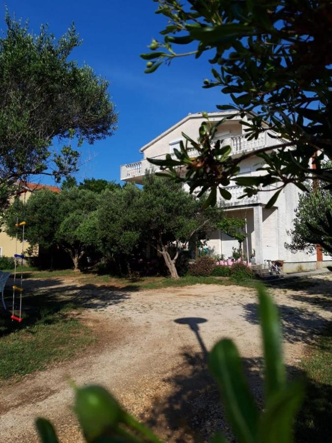 נין Apartments Luce-With Parking מראה חיצוני תמונה