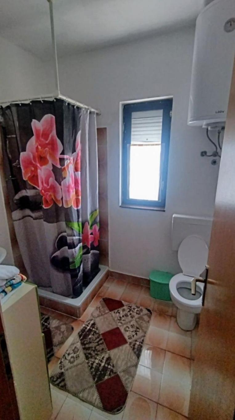 נין Apartments Luce-With Parking מראה חיצוני תמונה