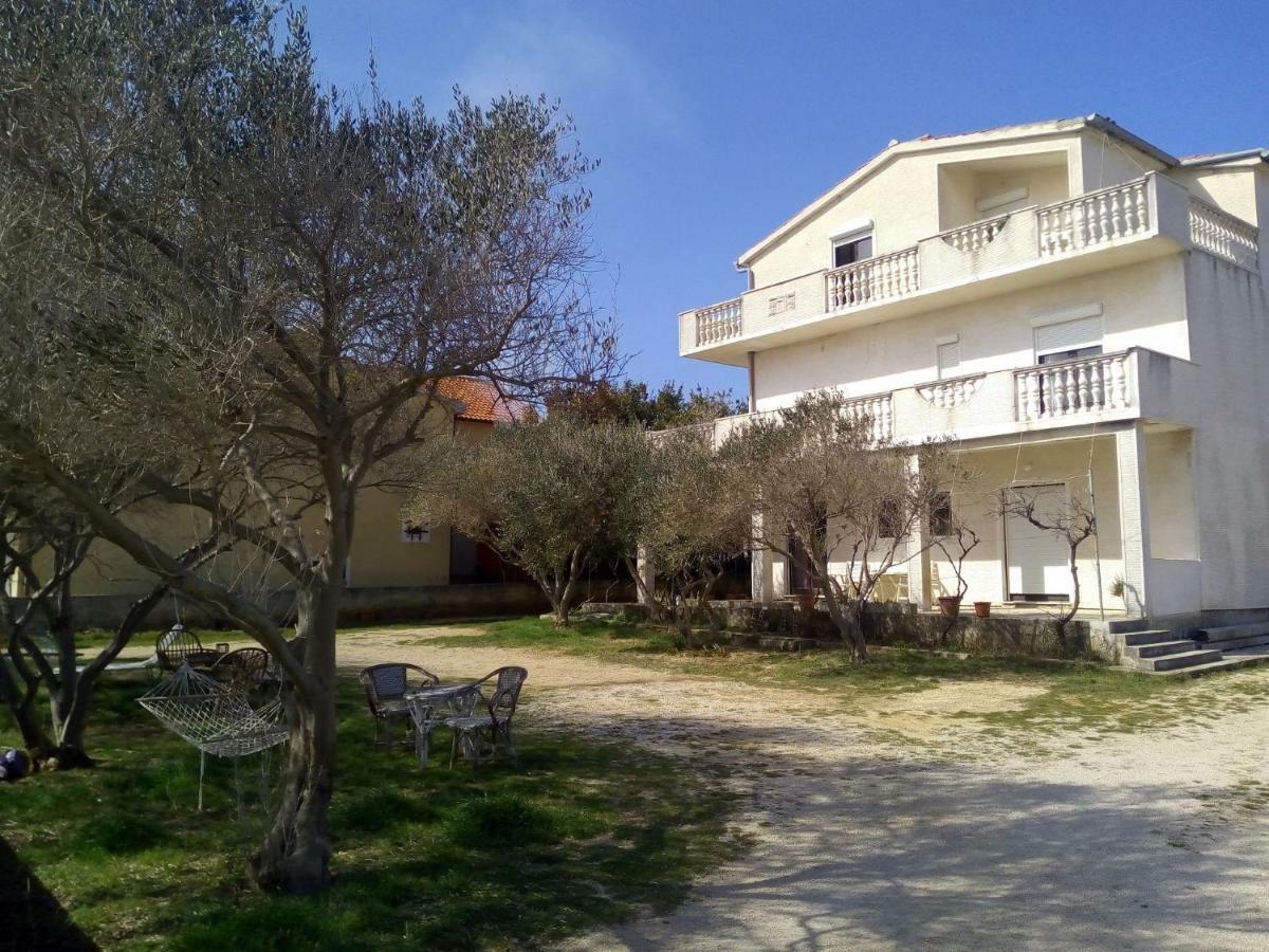 נין Apartments Luce-With Parking מראה חיצוני תמונה
