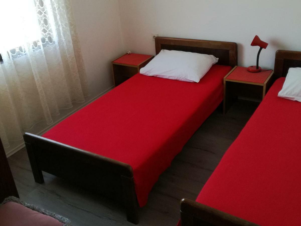 נין Apartments Luce-With Parking מראה חיצוני תמונה