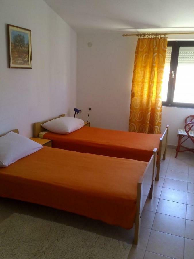 נין Apartments Luce-With Parking מראה חיצוני תמונה