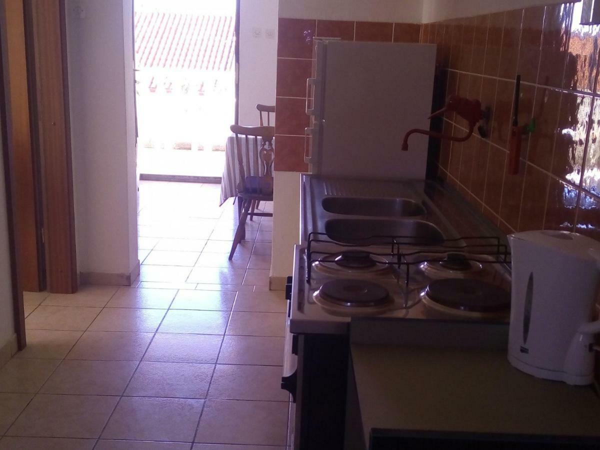 נין Apartments Luce-With Parking מראה חיצוני תמונה