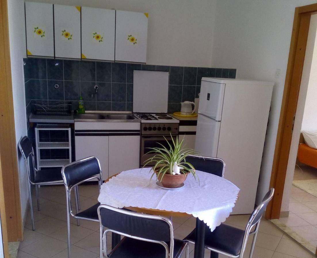 נין Apartments Luce-With Parking מראה חיצוני תמונה