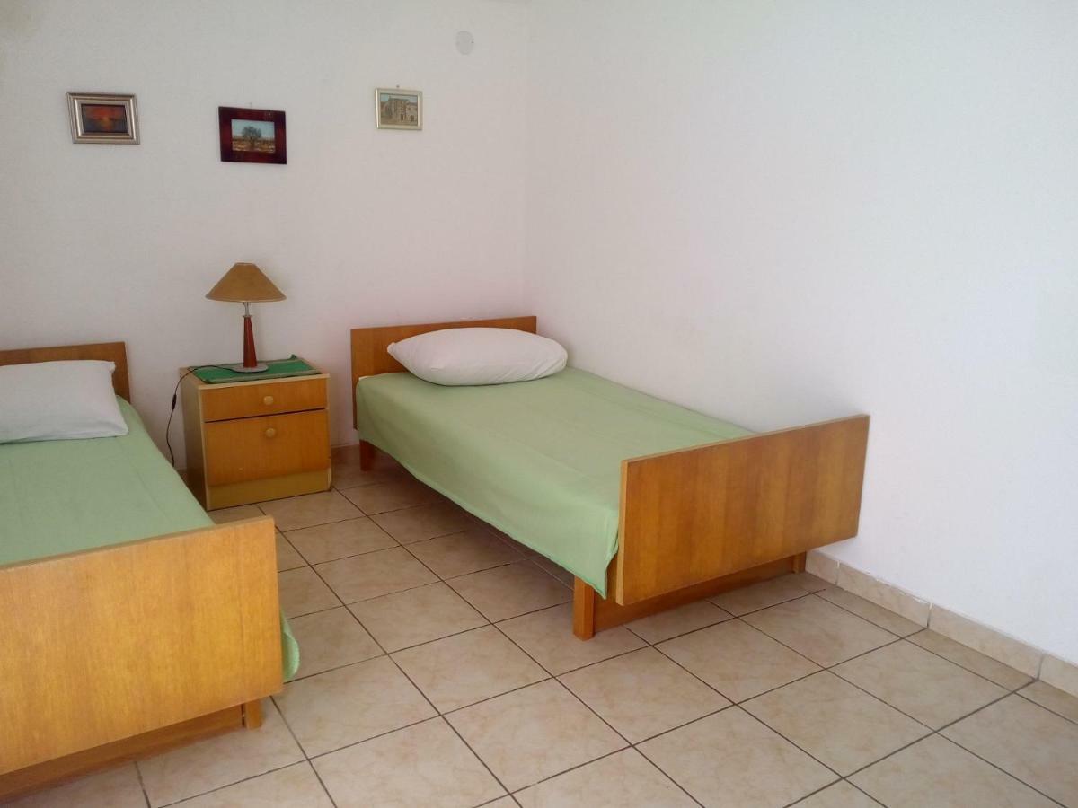 נין Apartments Luce-With Parking מראה חיצוני תמונה